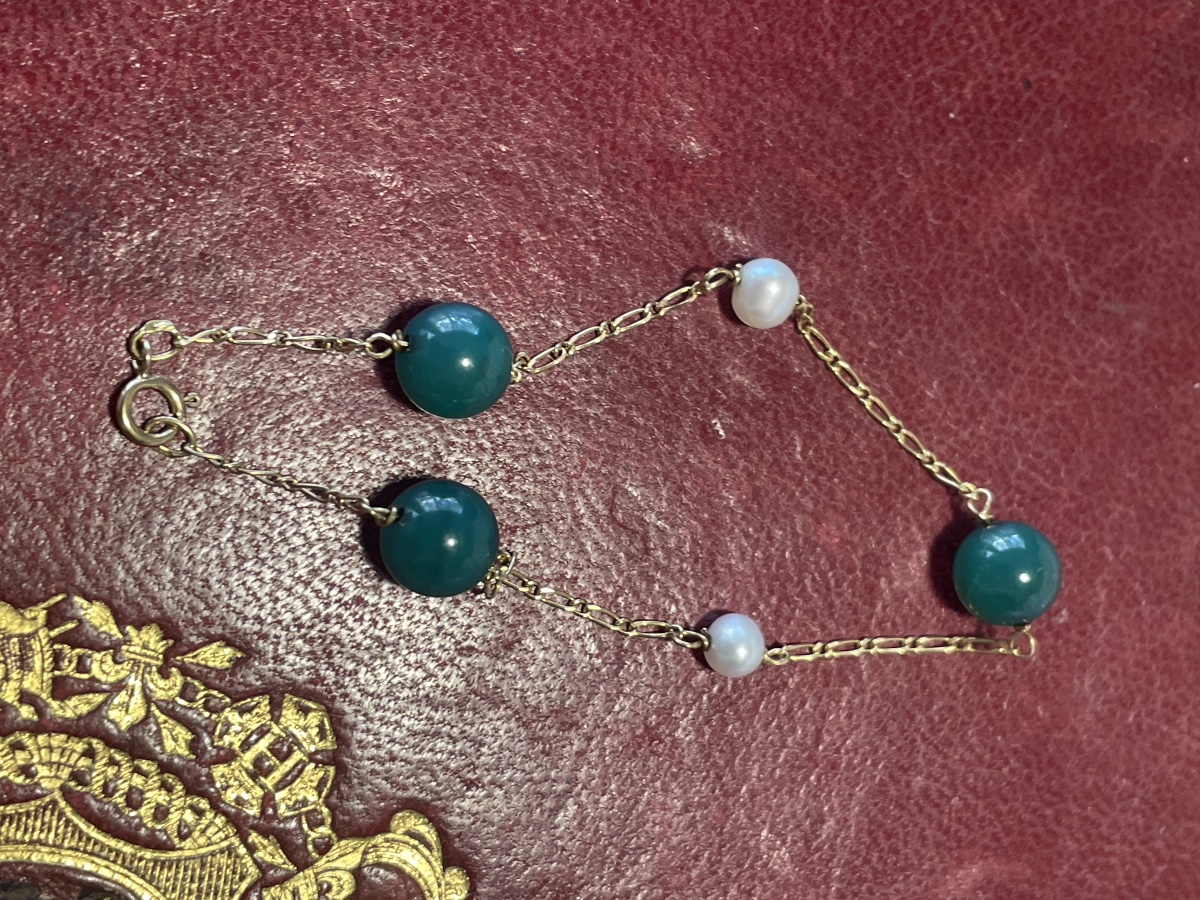 18-karat Gold Bracelet With Fine Pearls And Jade 