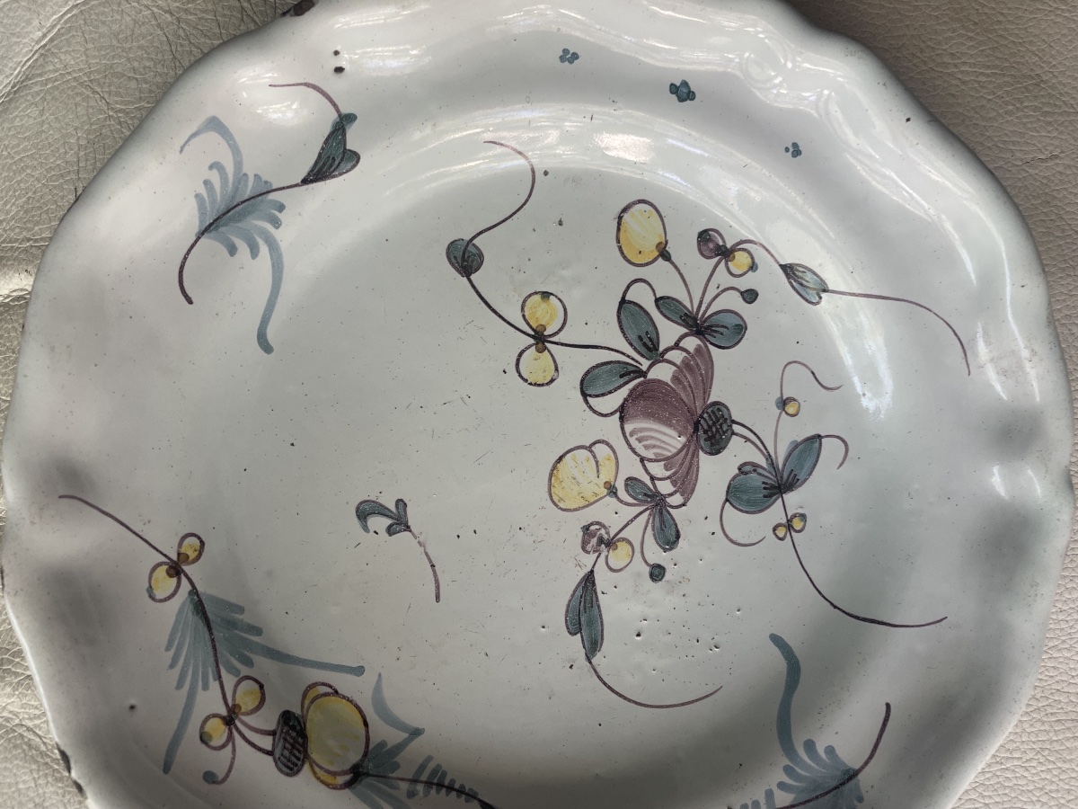 18th-century Earthenware Plate -photo-2