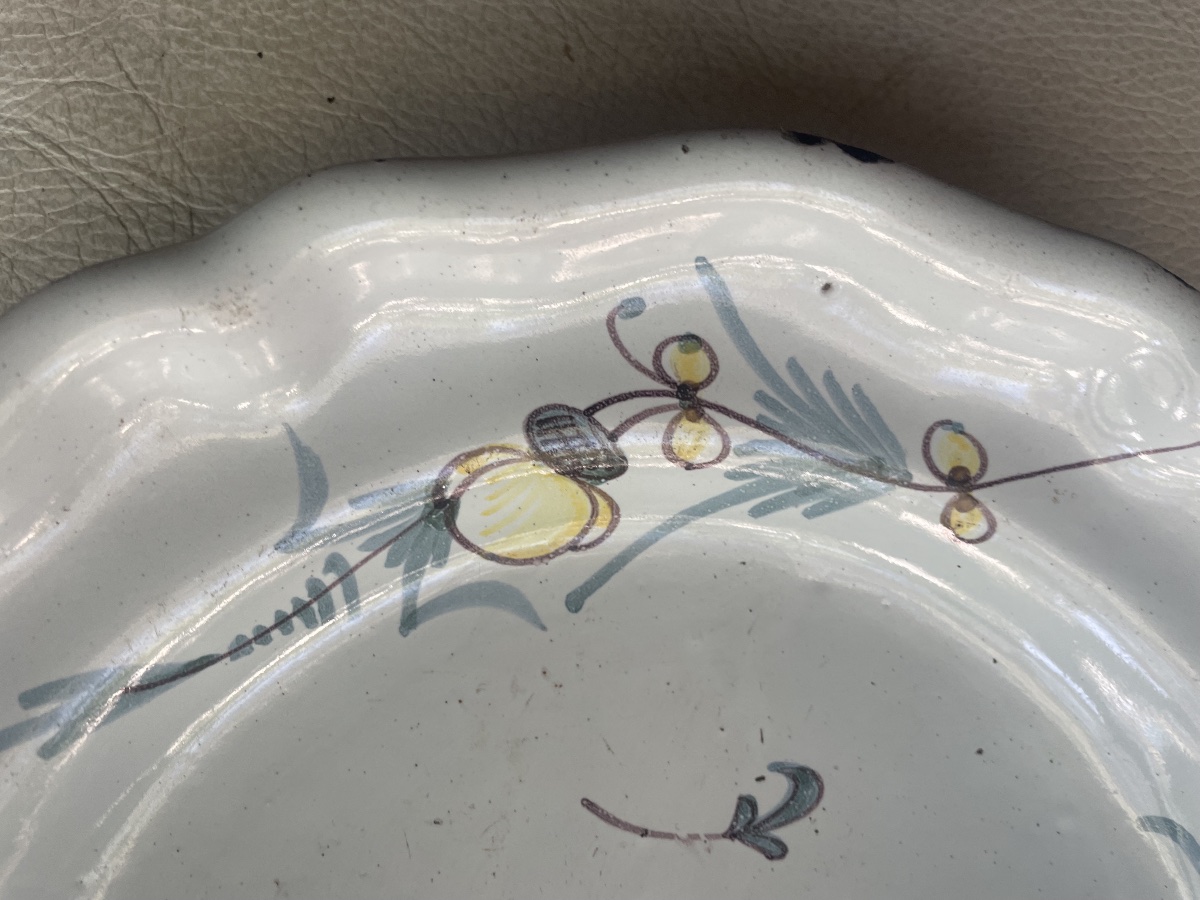 18th-century Earthenware Plate -photo-3