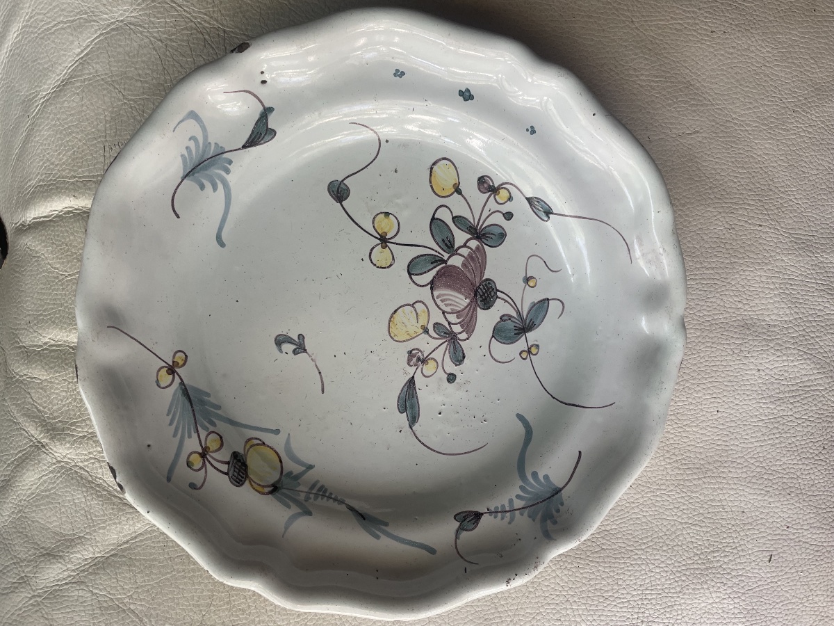 18th-century Earthenware Plate 