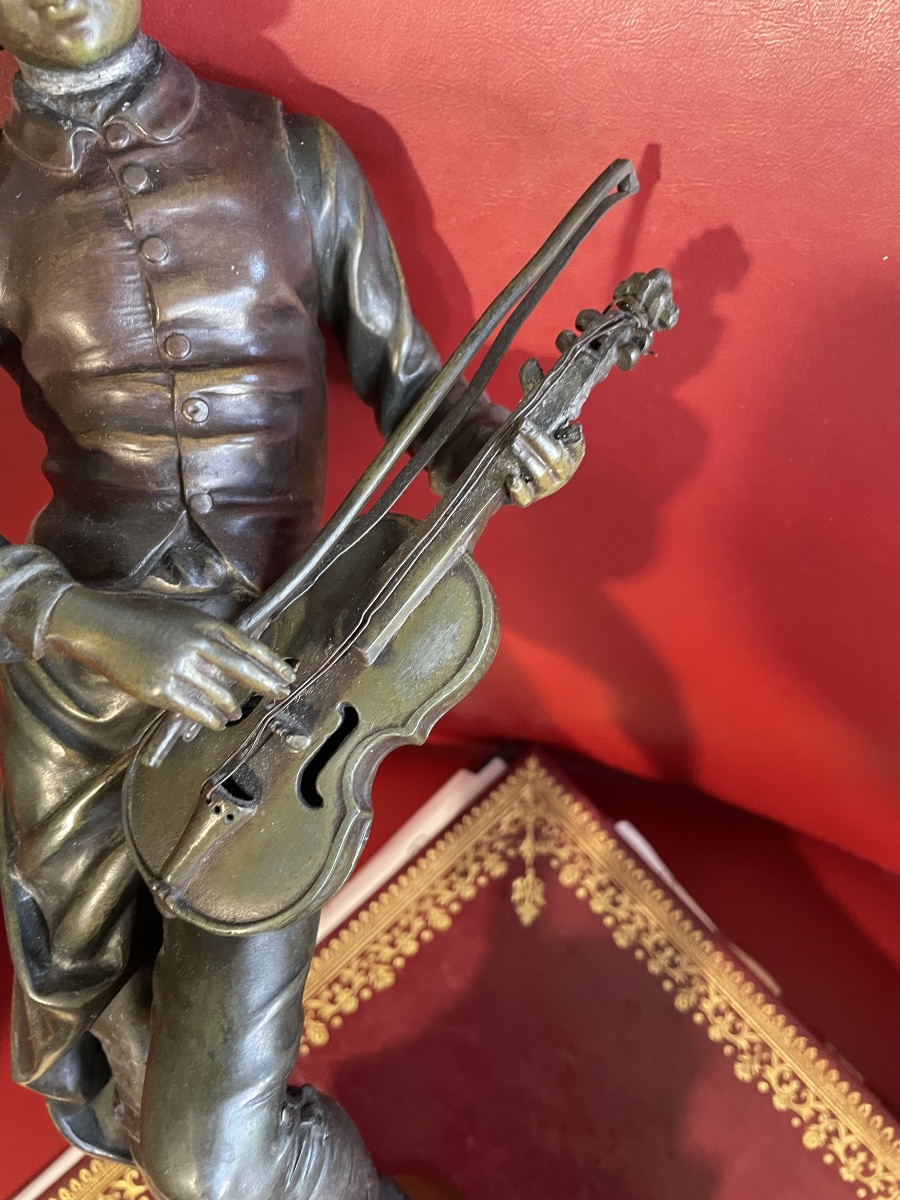Violinist Lulli Plays Woodwinds And Brass -photo-3