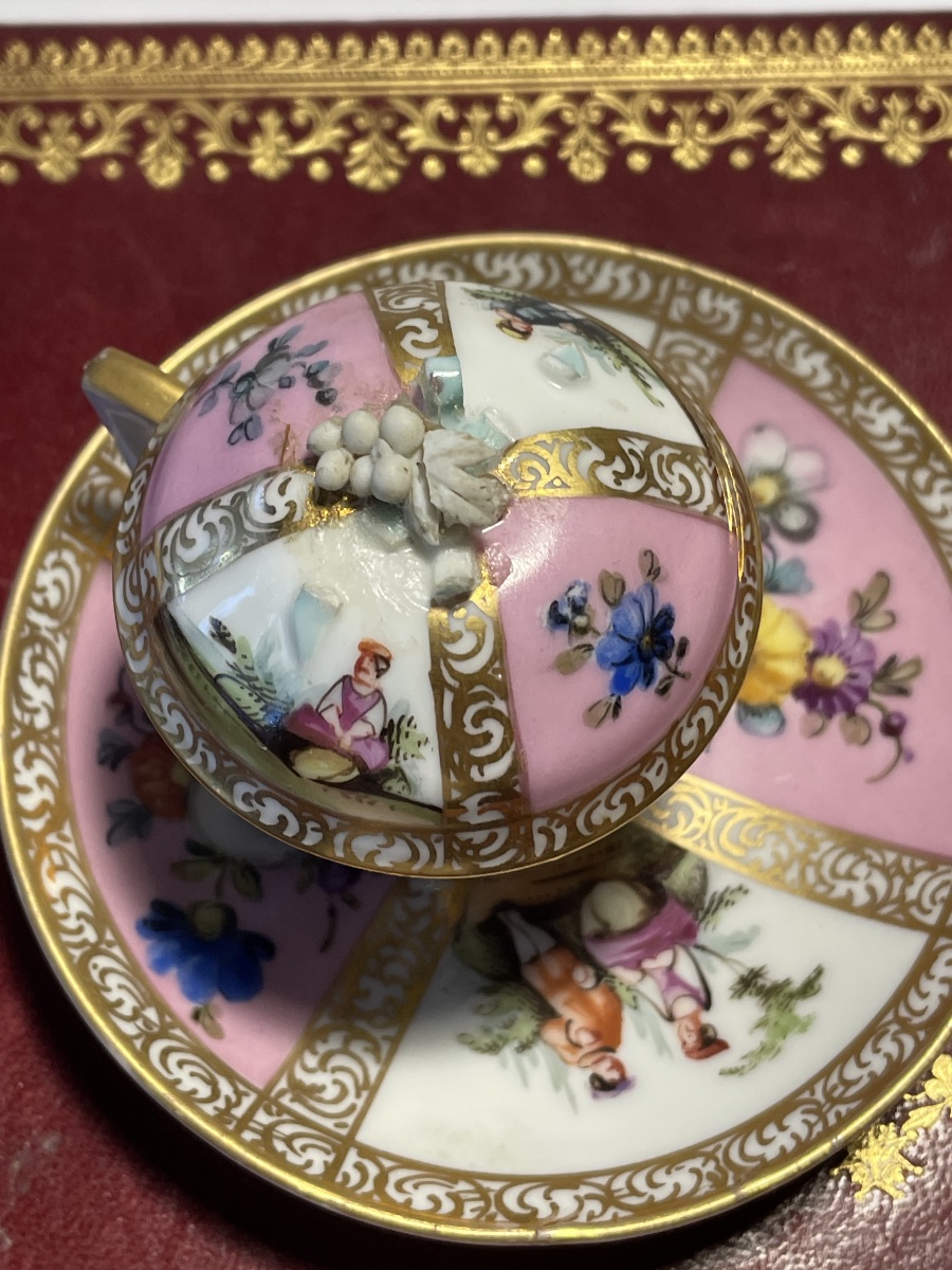 Tasse et sous tasse en porcelaine -photo-1