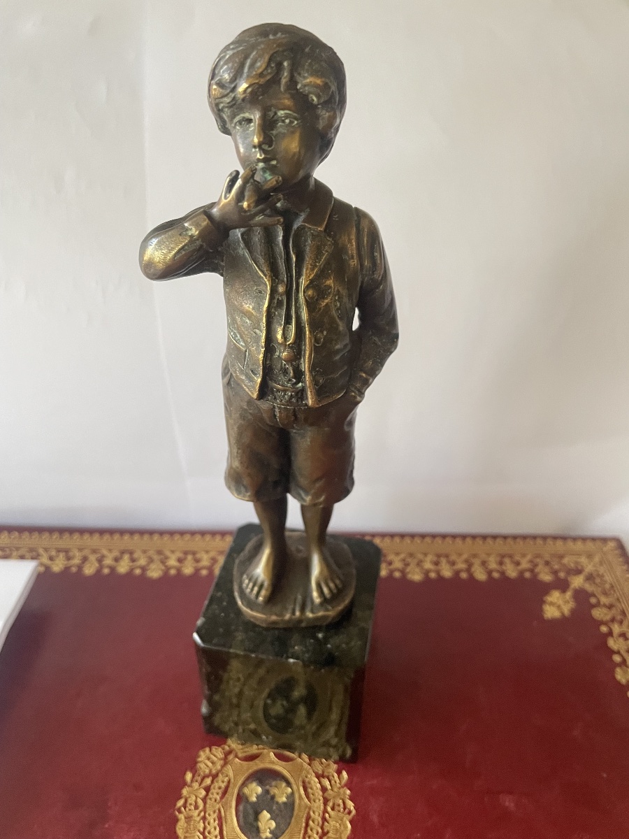 Bronze: Lemke's "the Little Boy Who Smokes" -photo-3