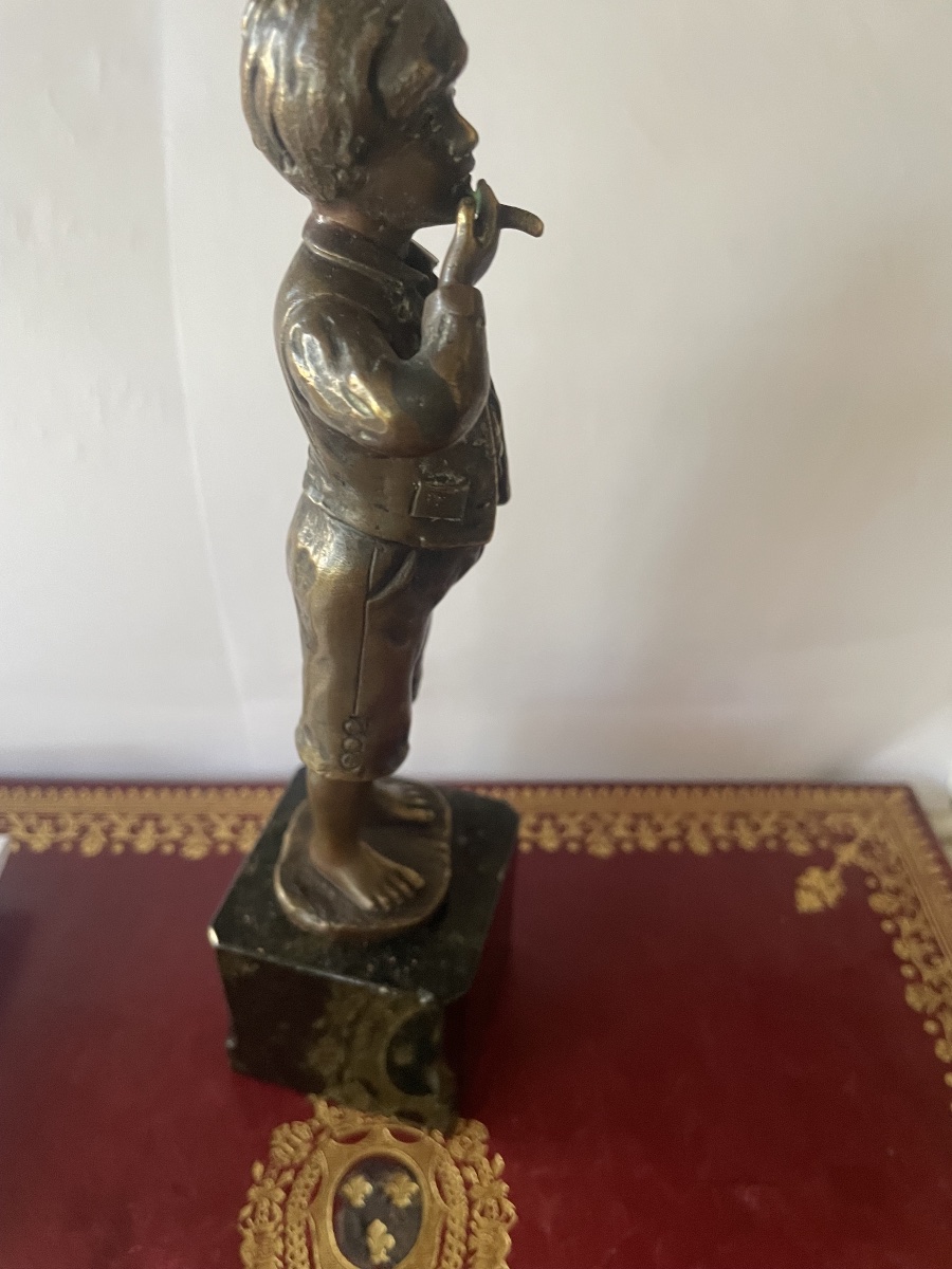 Bronze: Lemke's "the Little Boy Who Smokes" -photo-2