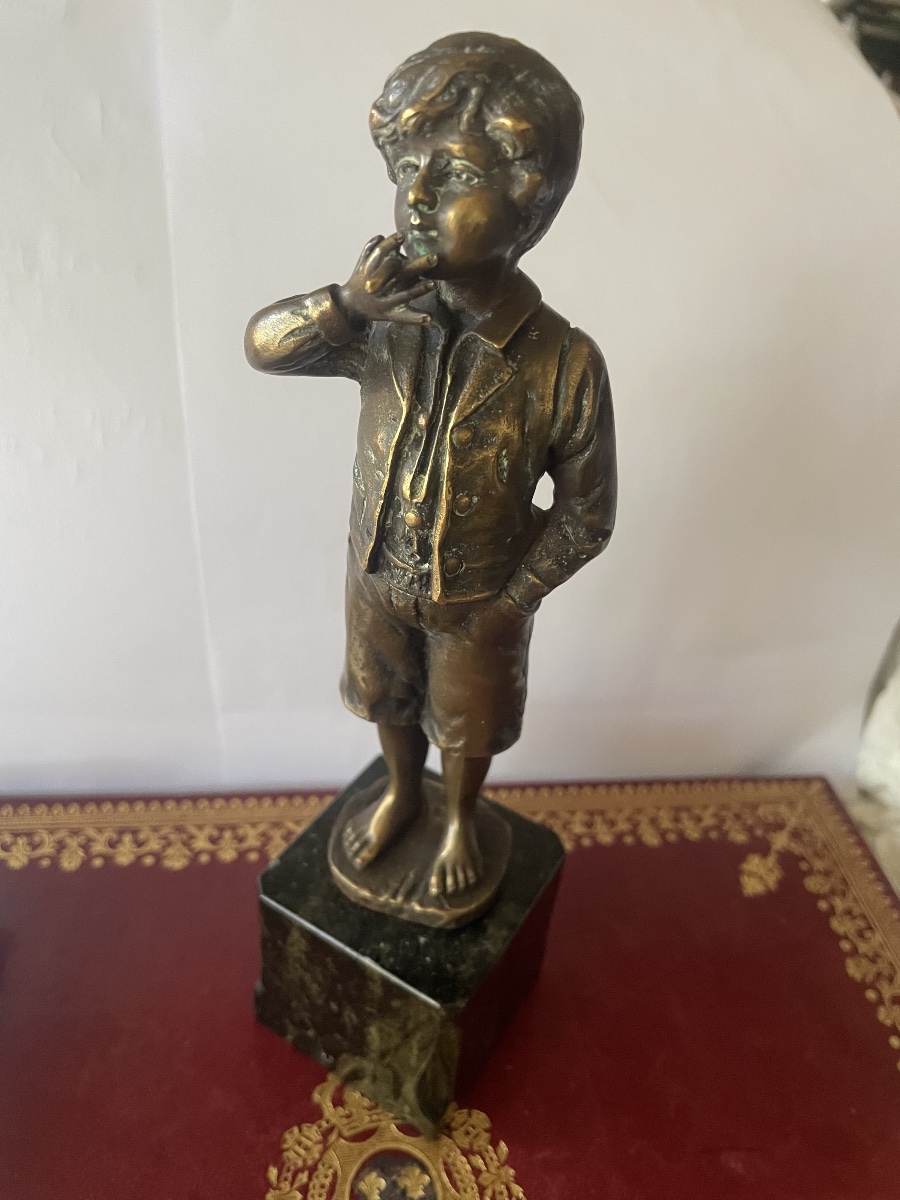 Bronze: Lemke's "the Little Boy Who Smokes" -photo-4