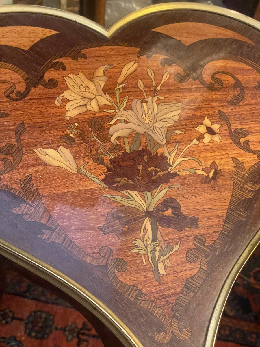 Heart-shaped Side Table With Niii Marquetry -photo-4