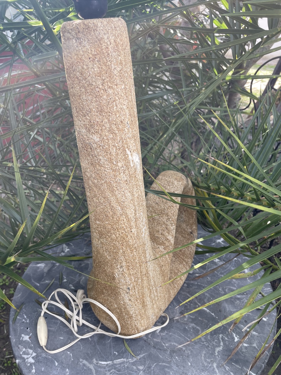 Lampe en pierre sculpture -photo-1