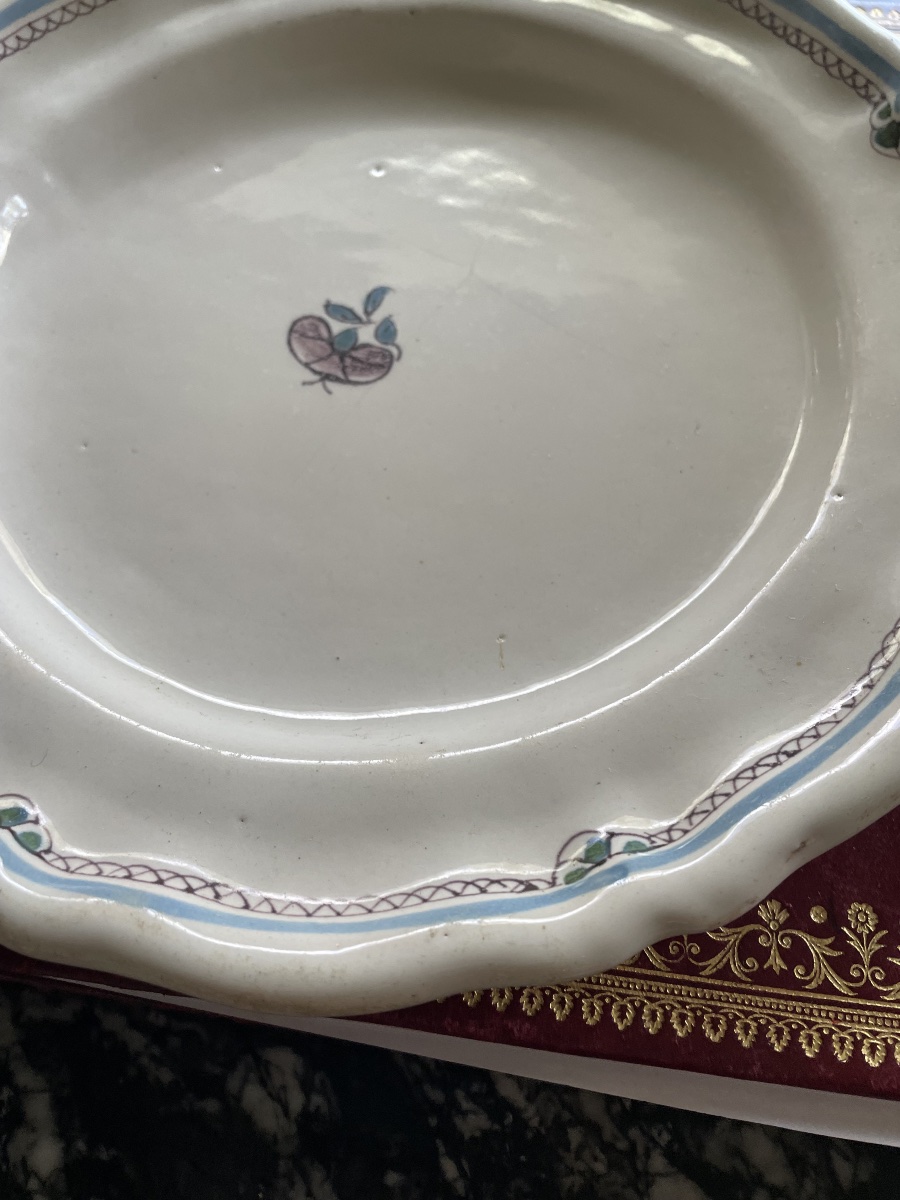 18th-century Earthenware Plate -photo-4