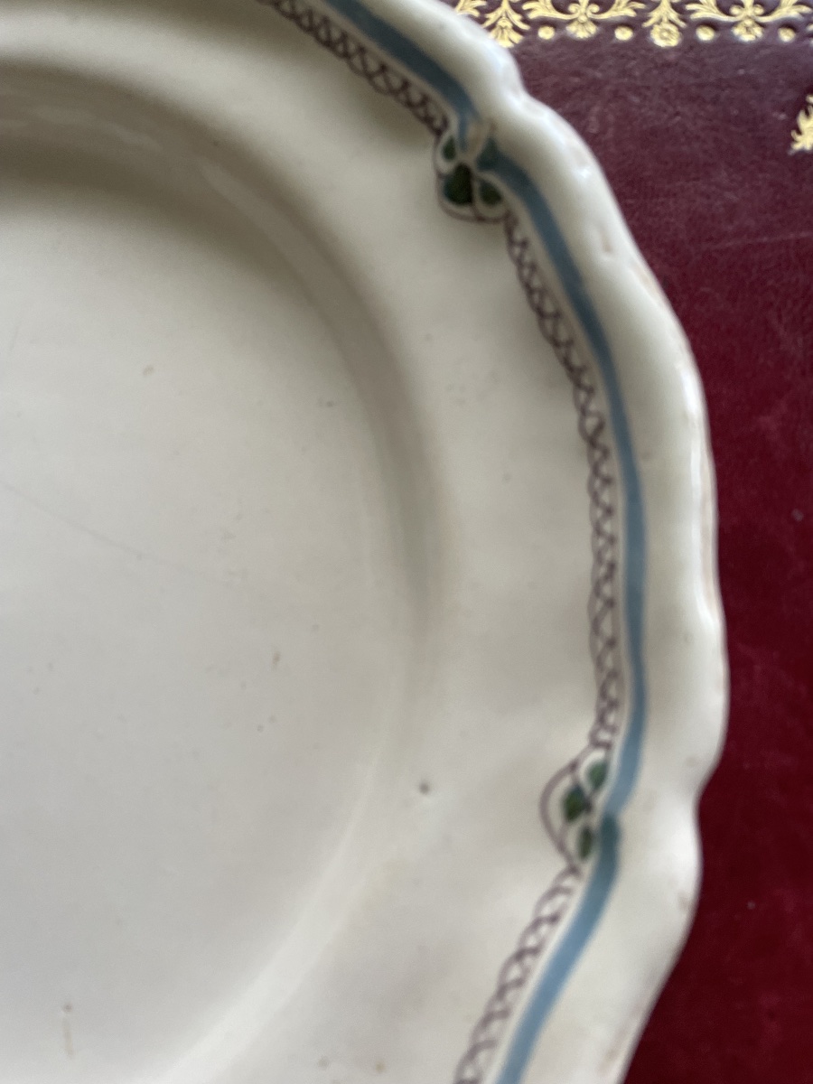 18th-century Earthenware Plate -photo-3