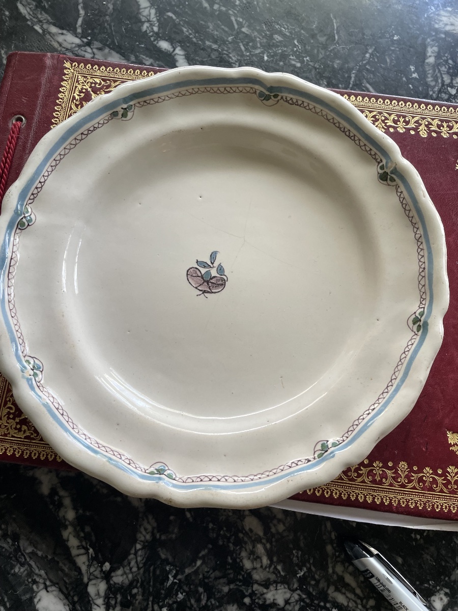 18th-century Earthenware Plate -photo-4