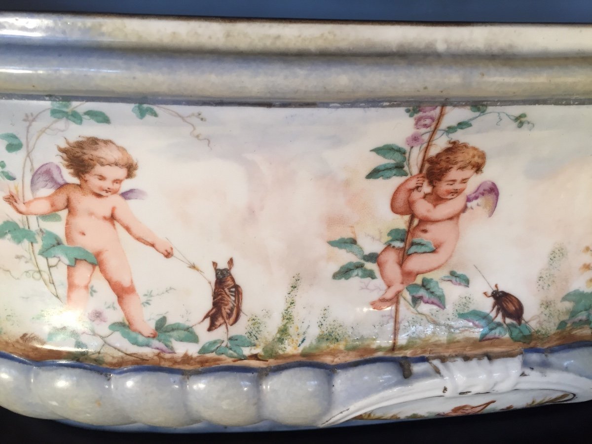 Faience De À.grouard Decor With Cherubs