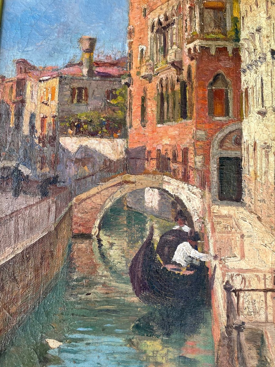 Petit Canal Et Gondolier à Venise -photo-1