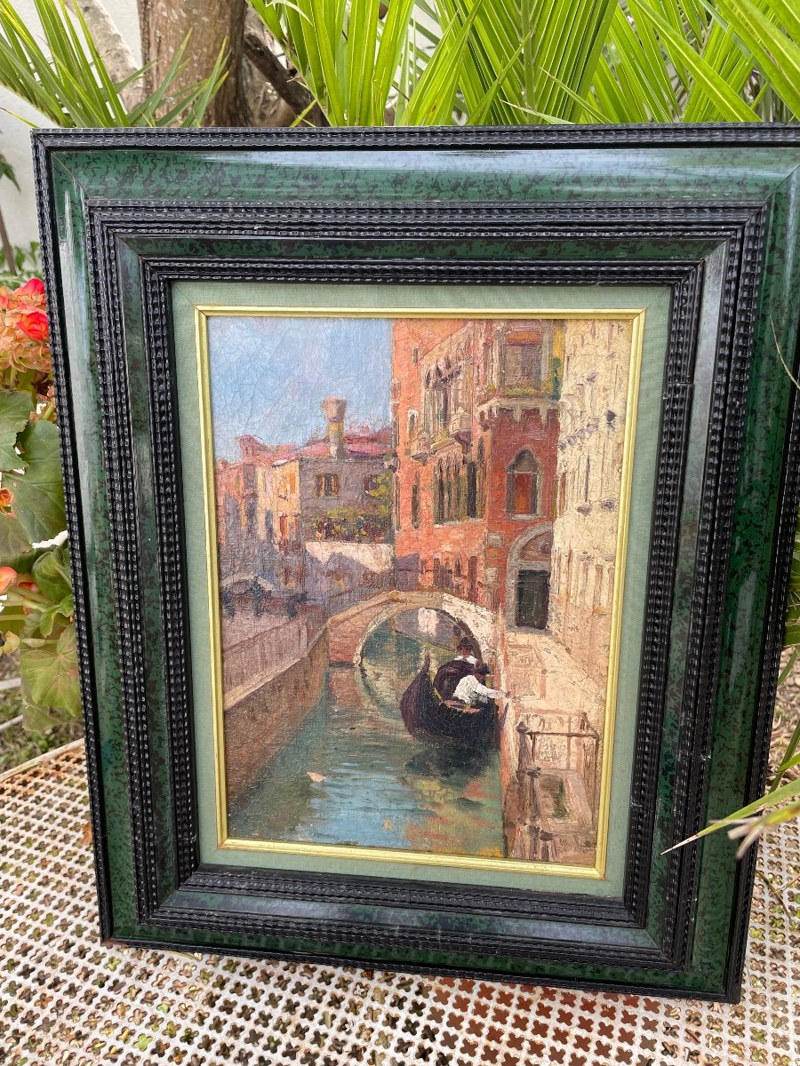 Petit Canal Et Gondolier à Venise -photo-5