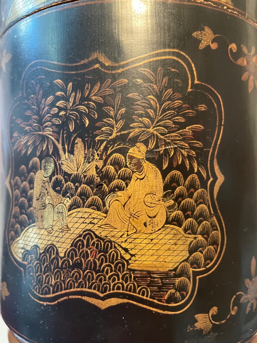 Chinese Lacquered Tea Caddy