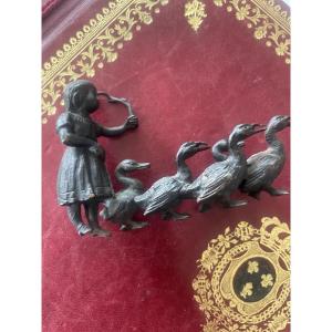 La gardeuse d’oies bronze 