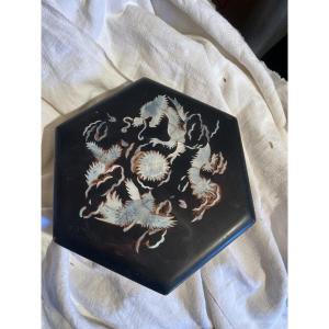 Boîte asiatique bois et nacre 