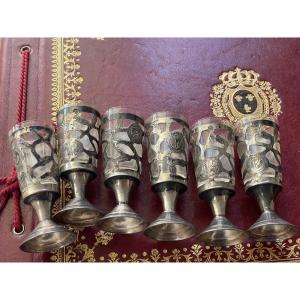 Série de six verres à liqueurs argent et verre 