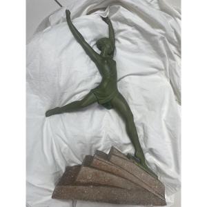 Sculpture de Olympe de Pierre le Faguays  