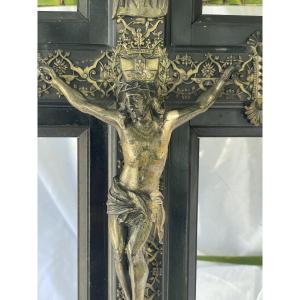 Sculpture en croix de Jésus 