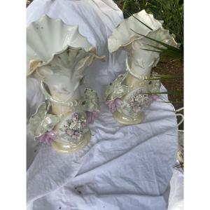 Paire de vases porcelaine de Brianchon