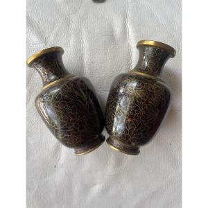 Paire de vases cloisonnés asiatiques