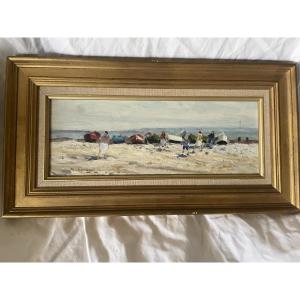 Bord de plage et barques de pêche