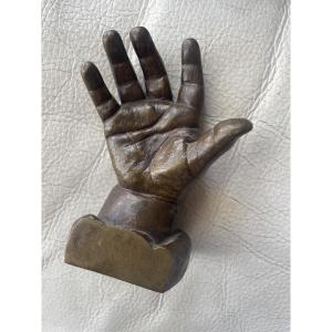 Main d’enfant bronze 