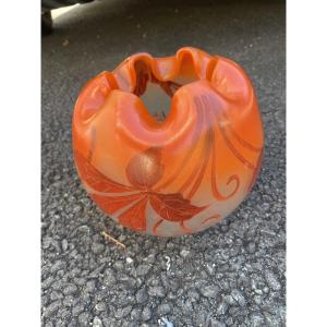 Glass Paste Vase With Chestnut Leaves