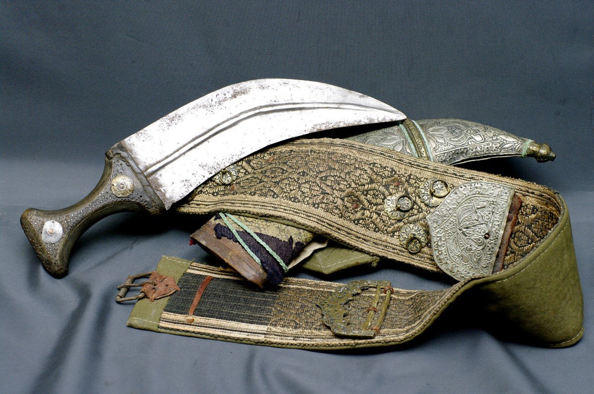 Dagger Khanjar Jambiya Yémen Couteau Ancien Traditionnel Avec Sa Ceinture d'Origine