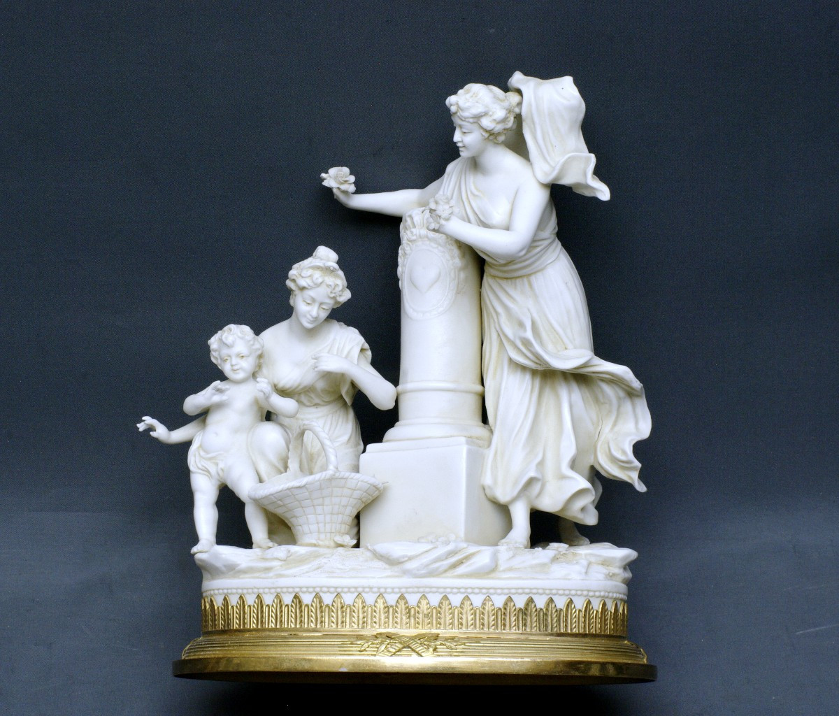 Biscuit 19ème Müller Thuringe Allemagne Porcelaine et bronze doré