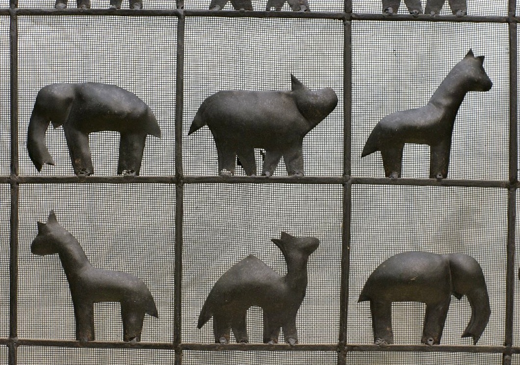 In Front Of Fire 1950 Wrought Iron African Animals-photo-3