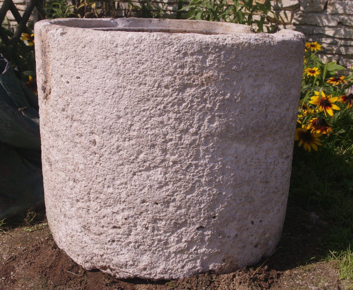 Cuveau Saloir Monolith 18th Limestone Shell-photo-3