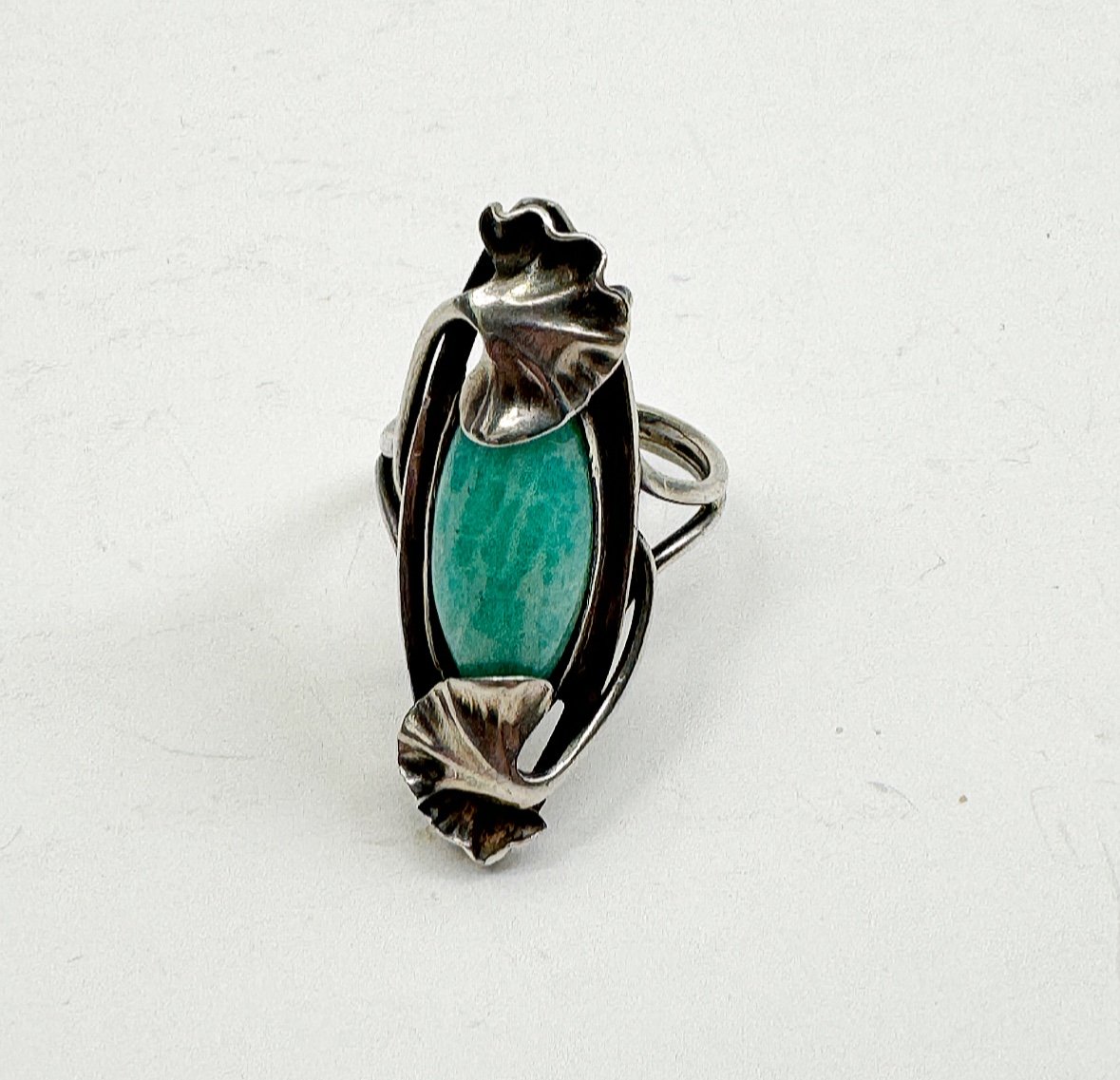 Dumont Art Nouveau Ring