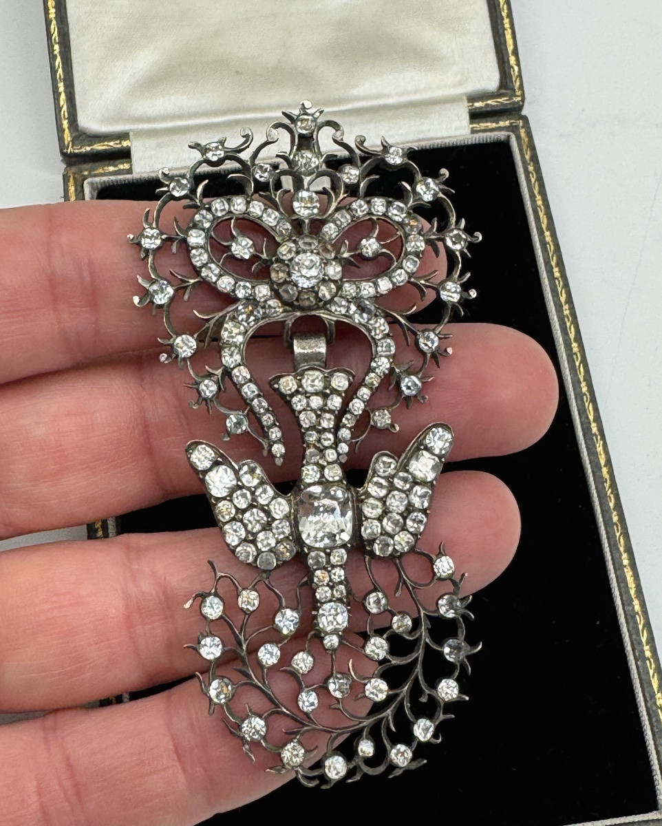 Holy Spirit Silver Pendant With Rhinestones -photo-1