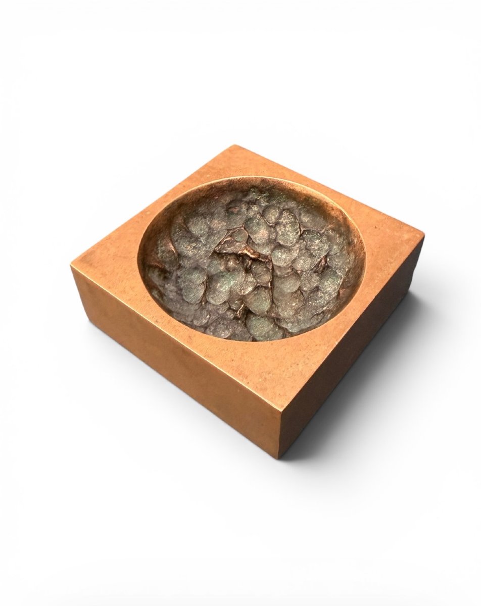 Monique Gerber, Ashtray
