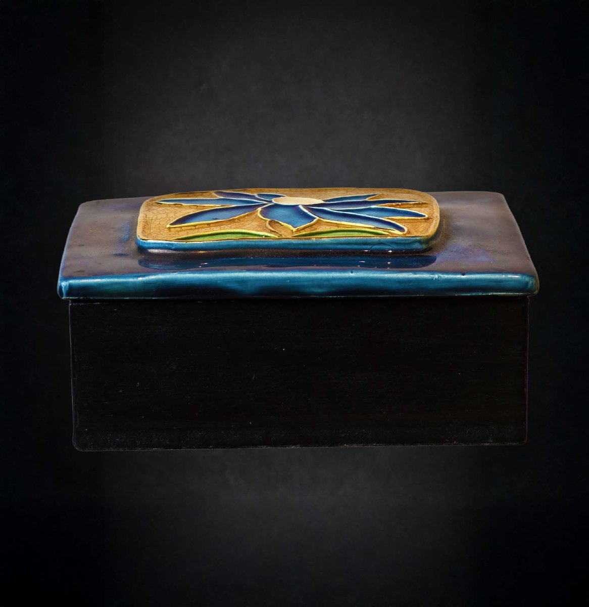 Ceramic Box By Mithé Espelt – Tiare Flower Decoration-photo-3