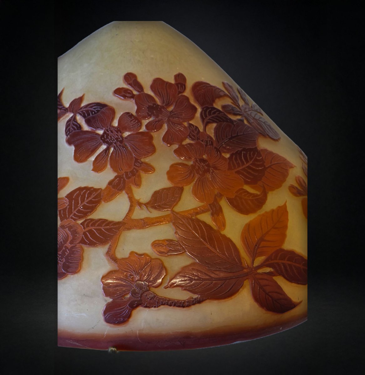 Émile Gallé – Grande lampe champignon Art Nouveau en pâte de verre à décor de vignes et raisins-photo-1