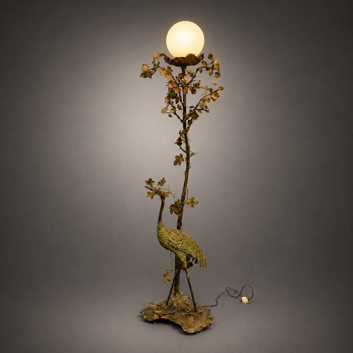 Lampadaire Art Nouveau en bronze à la grue et au lézard