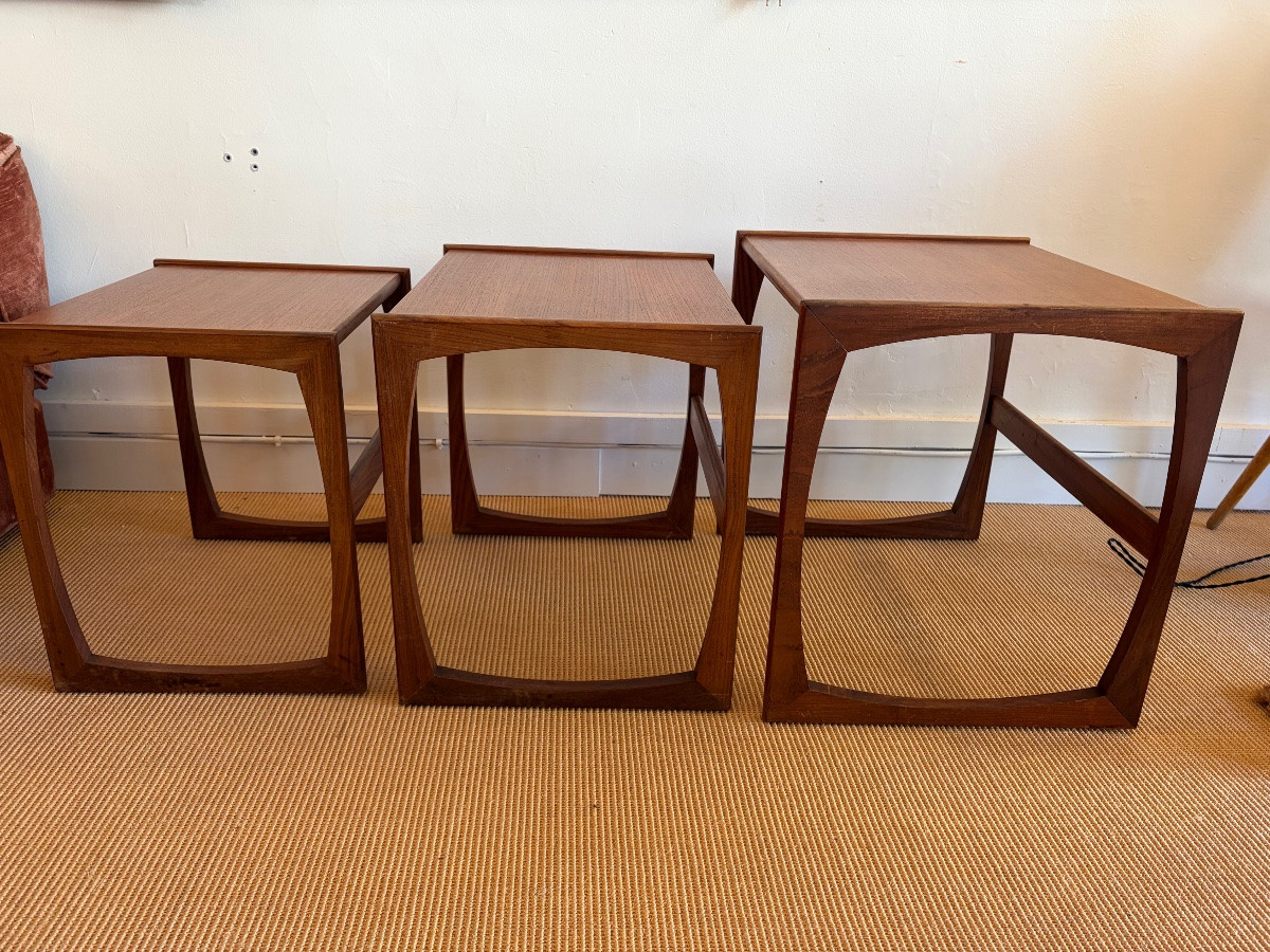 Set Of 3 Nesting Teak Tables.-photo-2
