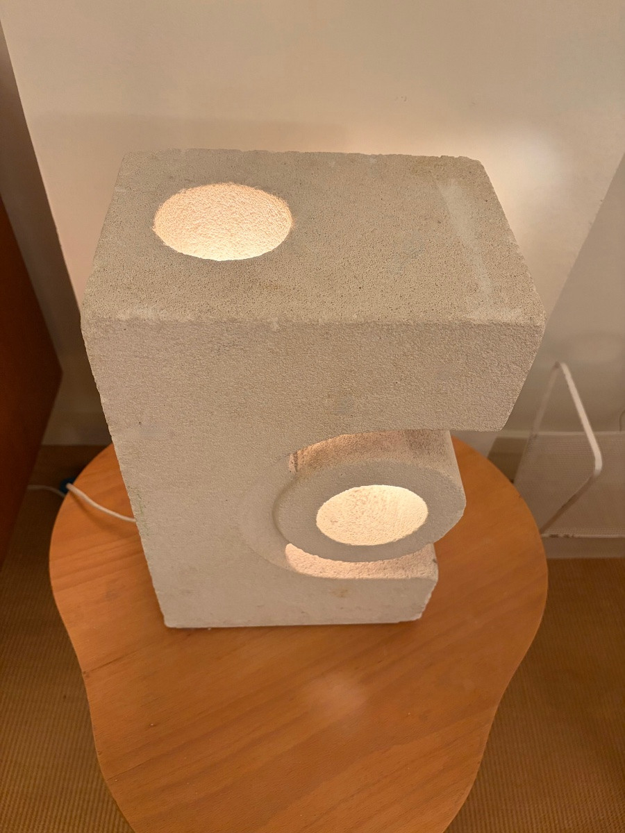 Sculpture lumineuse  par Albert Tormos en pierre naturelle, vers 1970.-photo-1