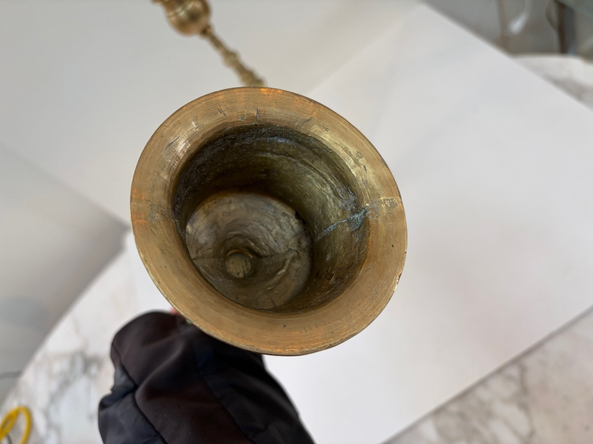 Paire de bougeoirs en laiton.-photo-4