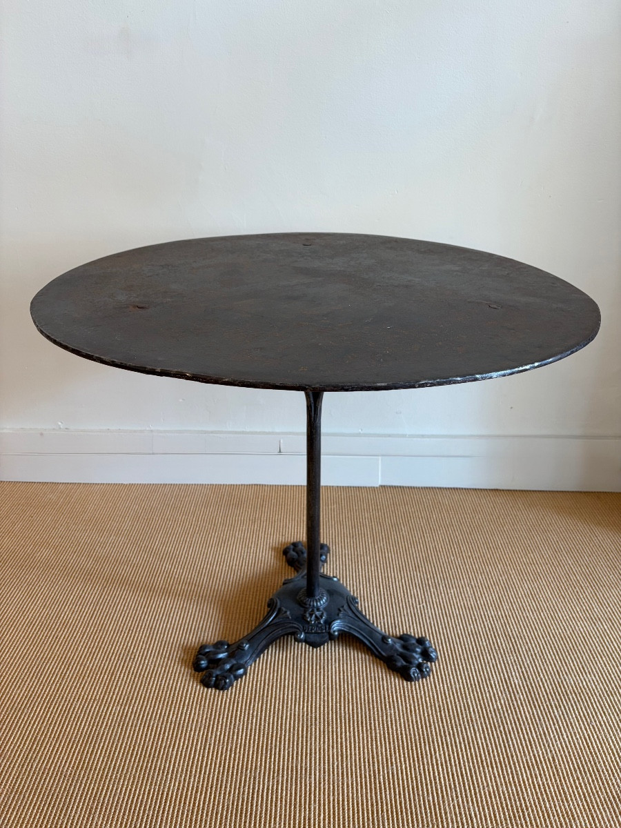 Table de jardin ou table bistrot en métal.