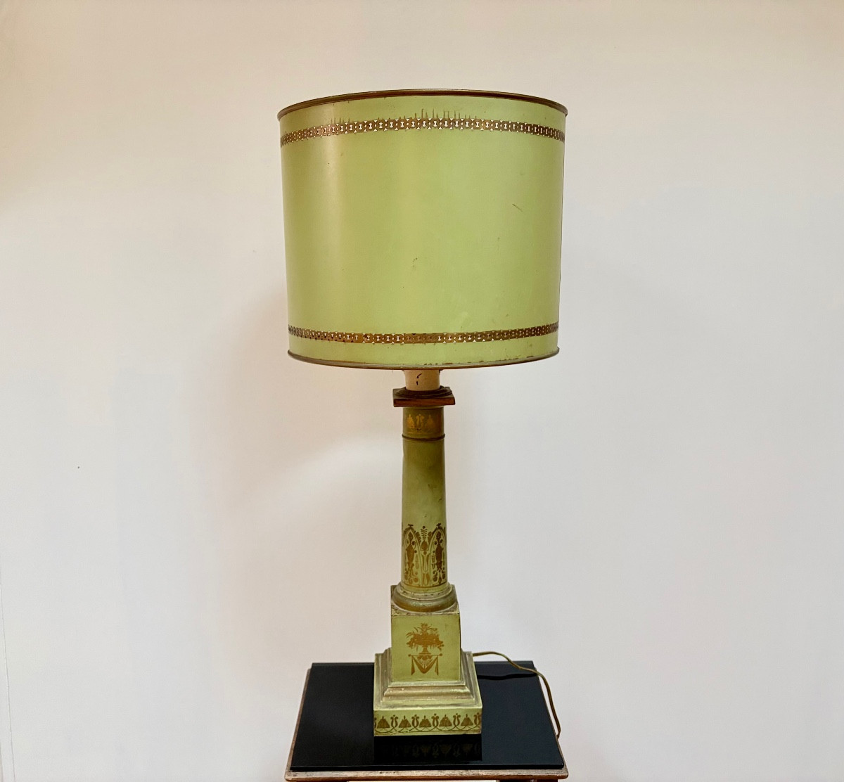 Lampe Carcel en tôle verte et dorée, Fin XIXème