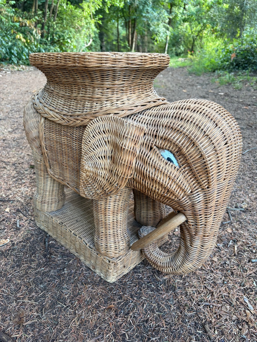 Rattan Elephant-shaped Side Table, Circa 1960.-photo-3