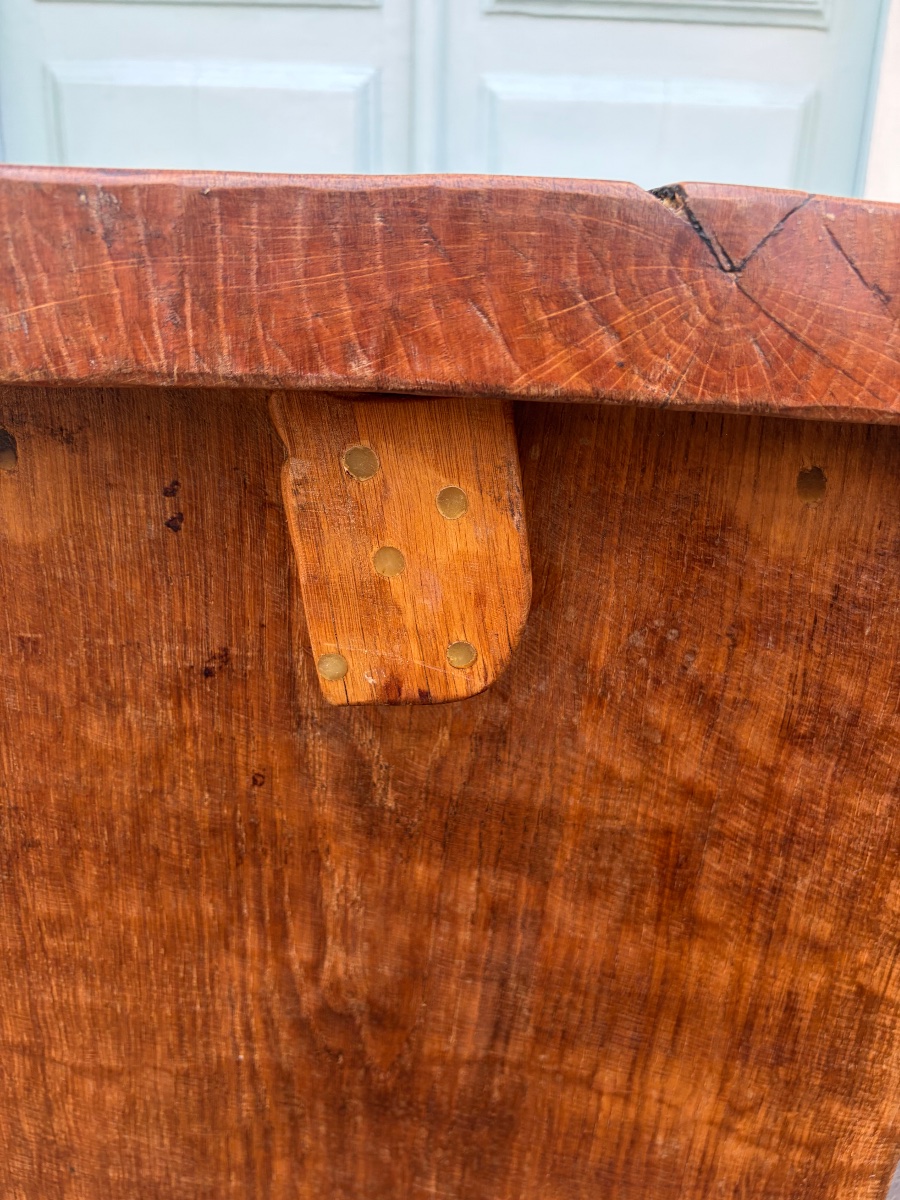 Suite de 3 tables brutalistes et 5 tabourets en bois massif.-photo-6