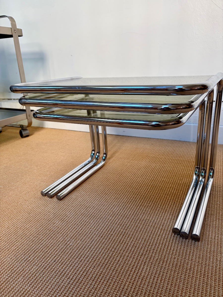 Set Of 3 Chrome Nesting Tables From The 1980s.-photo-4