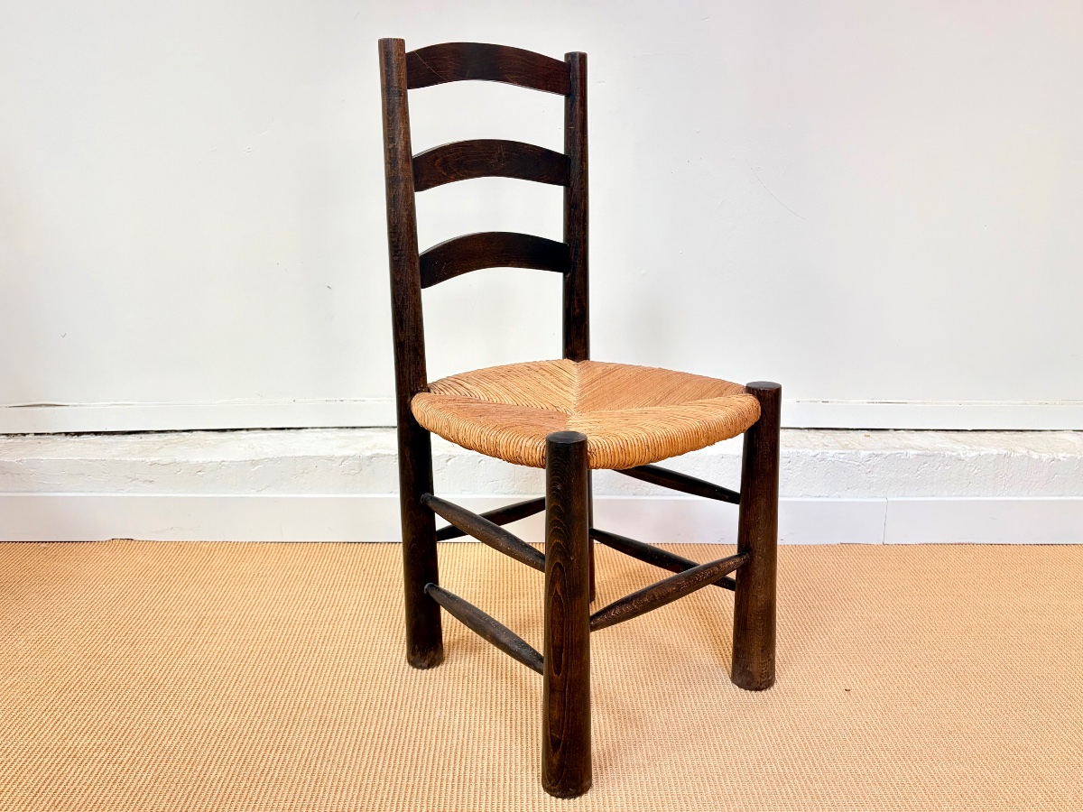 Suite de 4 chaises brutalistes en bois massif par Georges  Robert, vers 1950.-photo-2