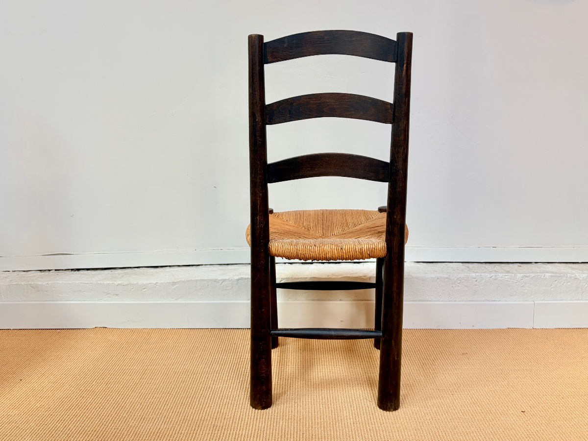 Suite de 4 chaises brutalistes en bois massif par Georges  Robert, vers 1950.-photo-5