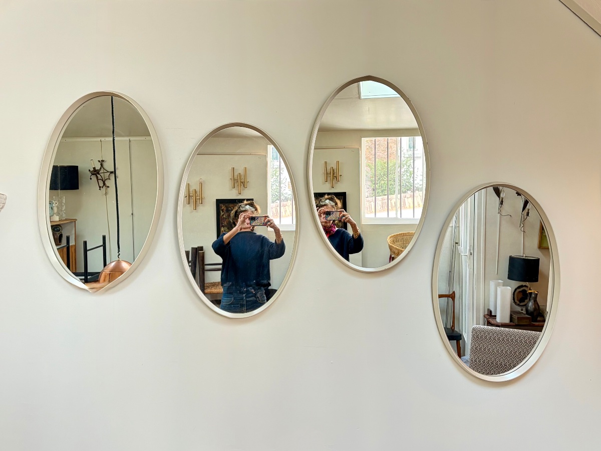 Set Of 4 Oval Mirrors Made Of White-lacquered Wood, Circa 1970.-photo-2