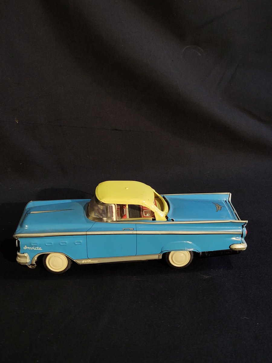 Linemar, Sheet-metal Buick Invicta Friction Car, Early 1960s.-photo-3